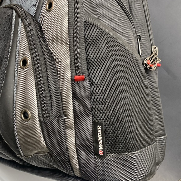 Wenger Synergy Pro 16" Laptop Backpack, Black/Grey - Picture 14 of 17